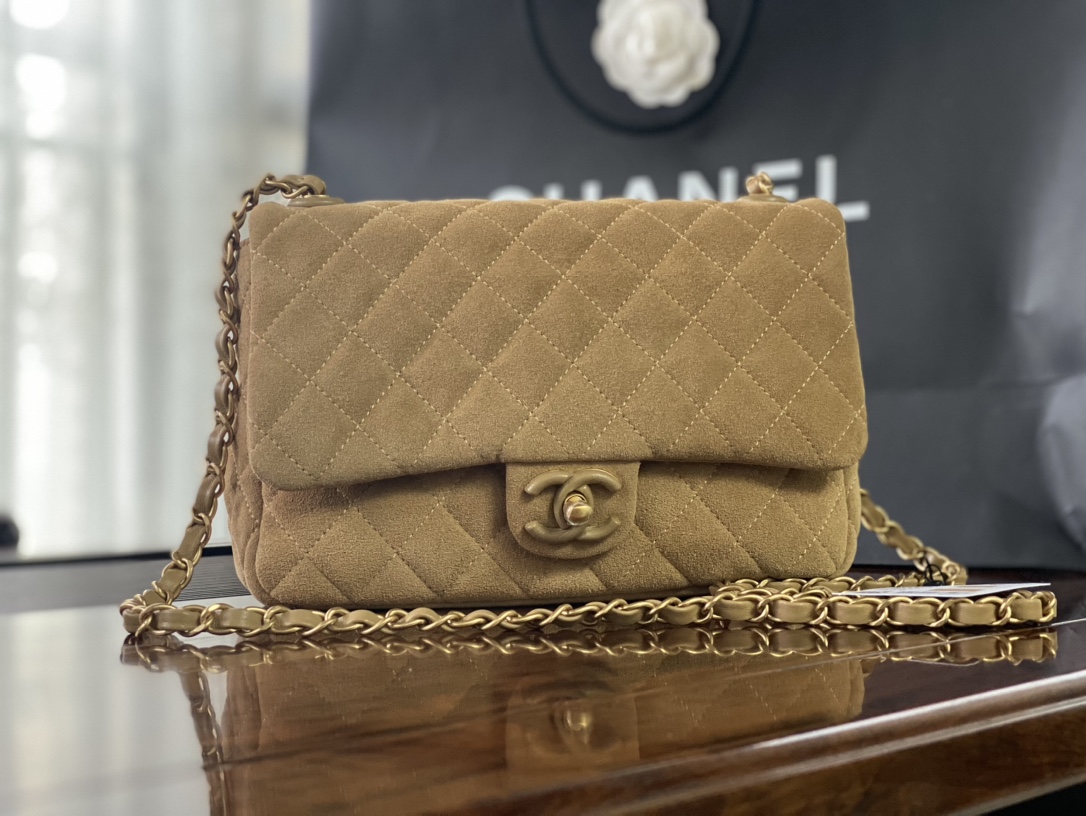 Chanel Basic Bag L-s