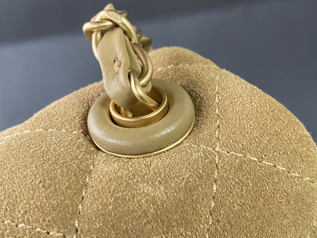 Chanel Basic Bag L-s