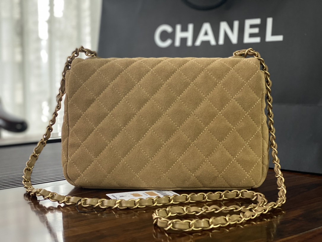 Chanel Basic Bag L-s