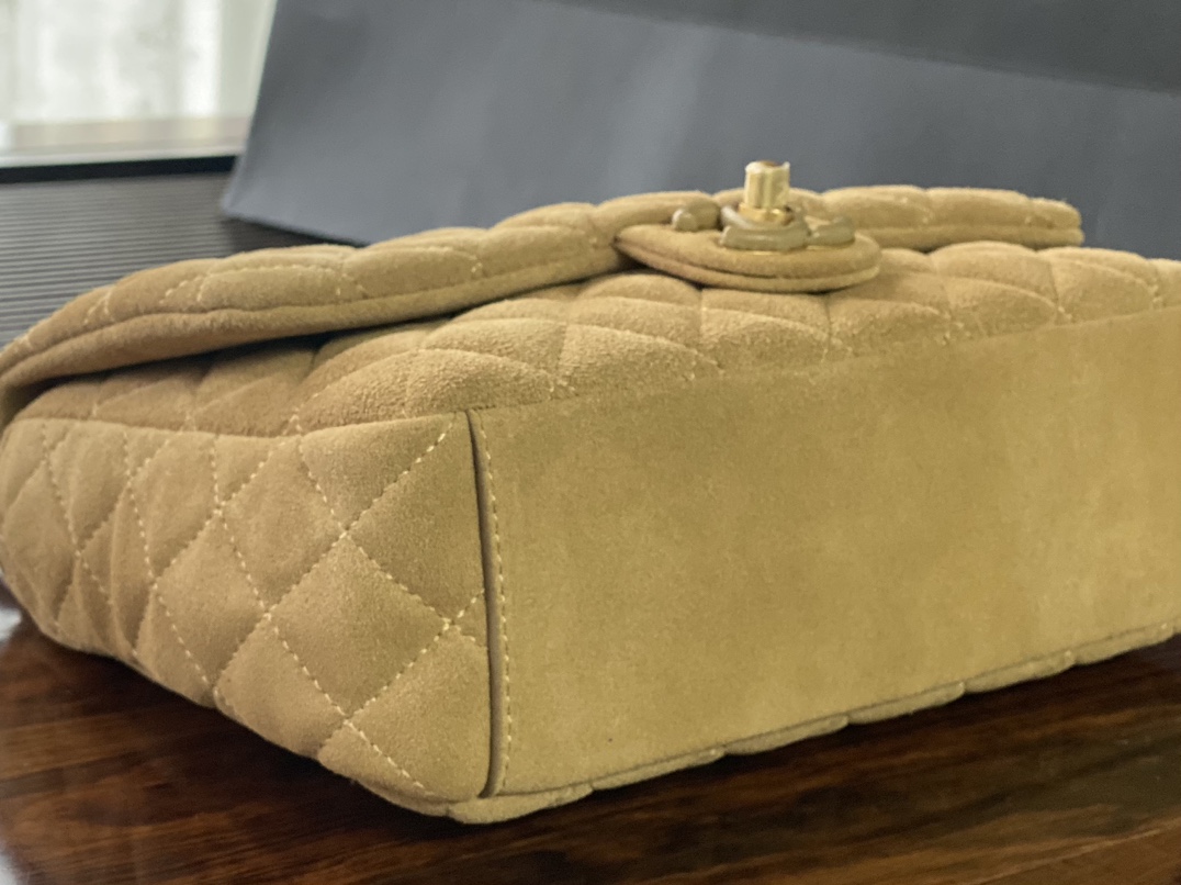 Chanel Basic Bag L-s