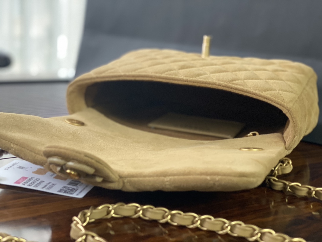 Chanel Basic Bag L-s