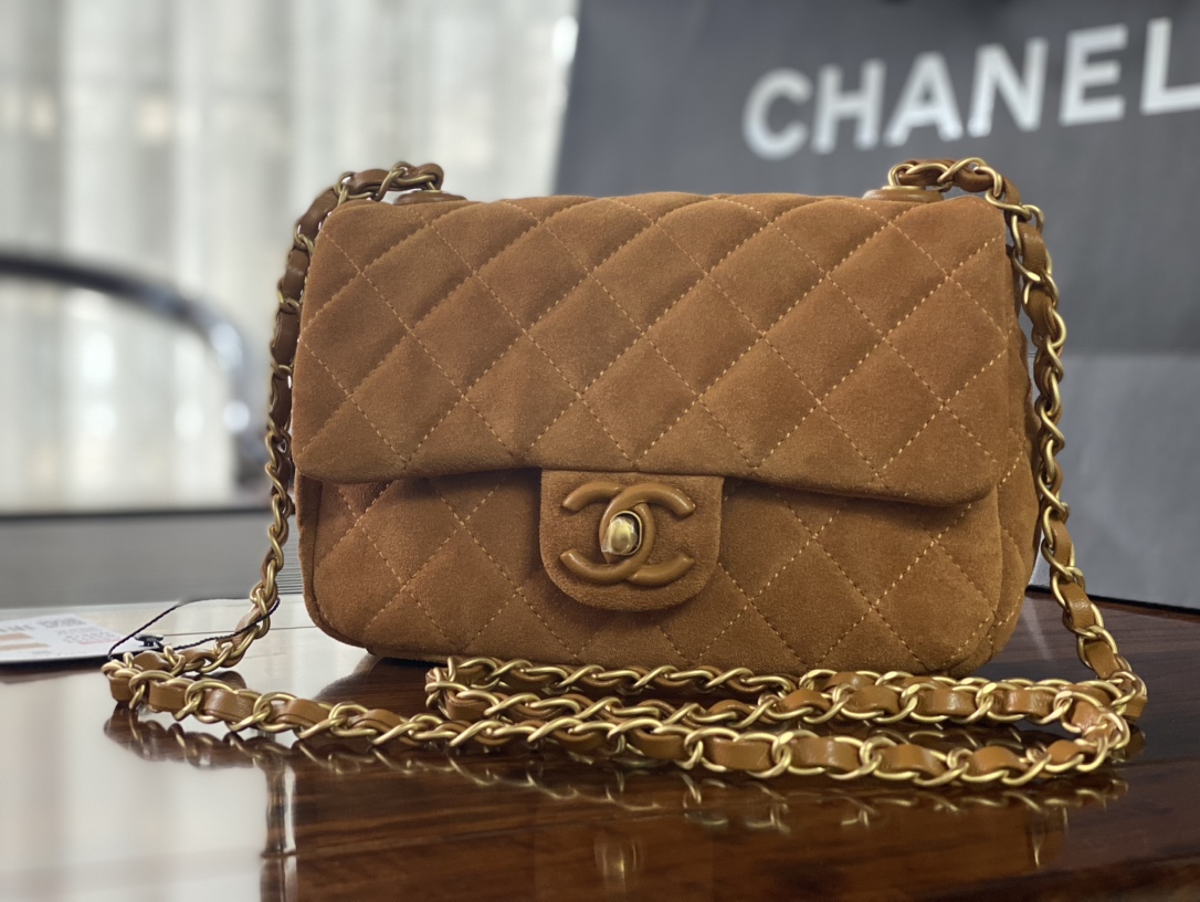 Chanel Basic Bag L-s