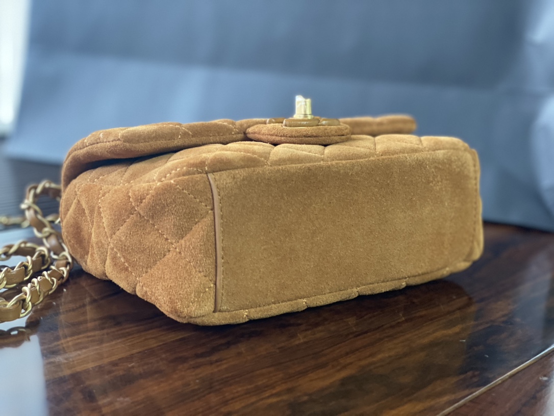 Chanel Basic Bag L-s