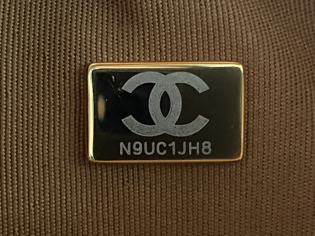 Chanel Basic Bag L-s