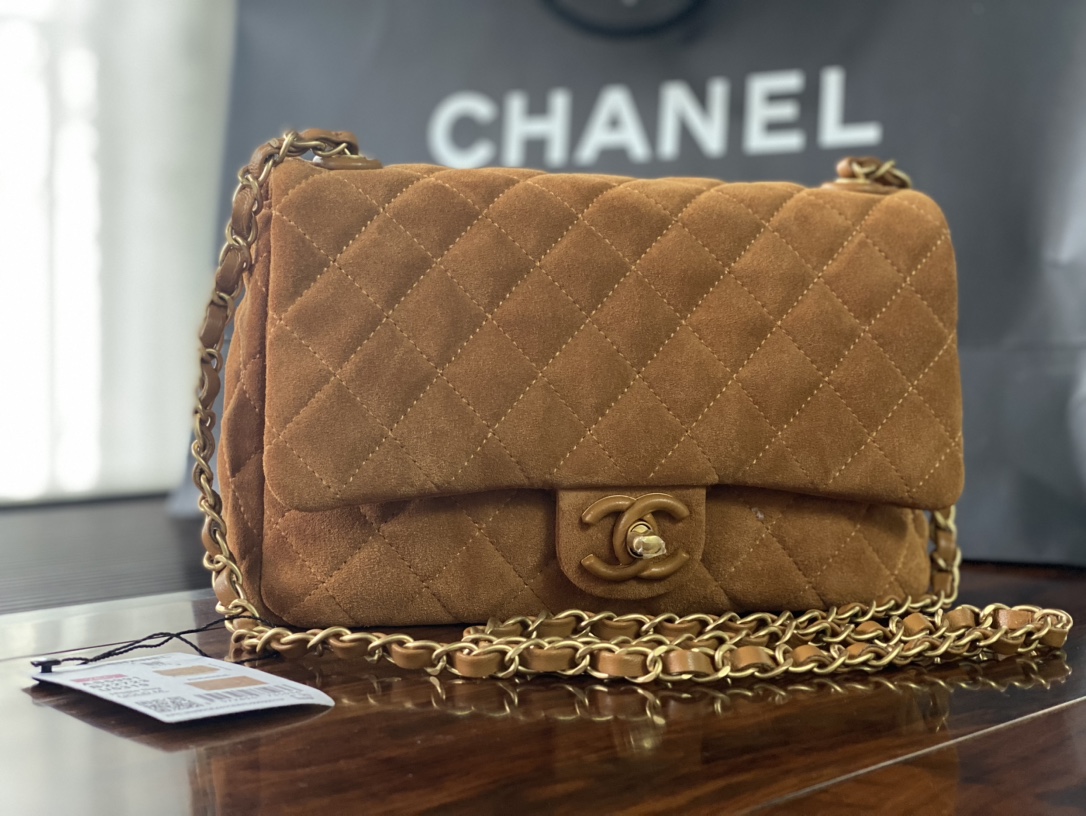 Chanel Basic Bag L-s
