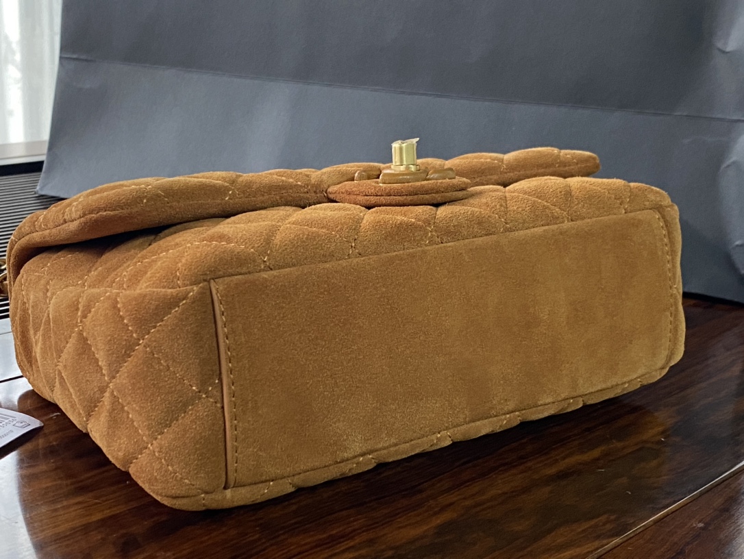 Chanel Basic Bag L-s