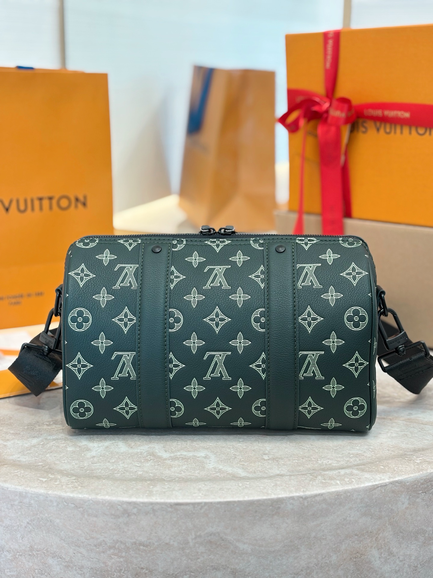 Louis Vuitton Basic Bag Cow Leather Green 15cm-m-l-s
