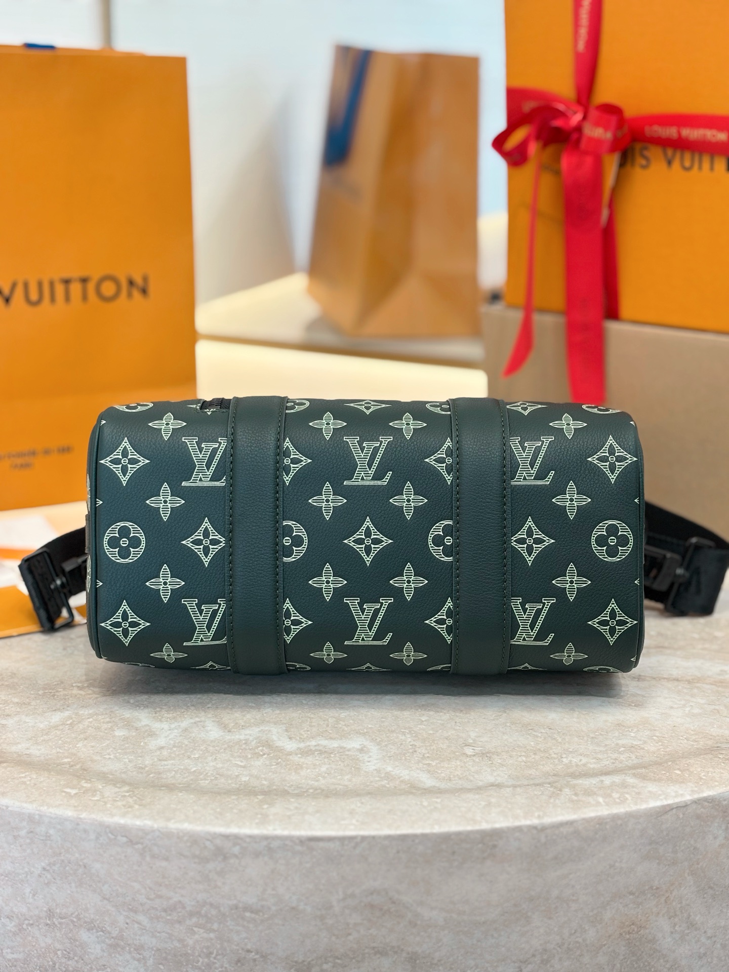 Louis Vuitton Basic Bag Cow Leather Green 15cm-m-l-s