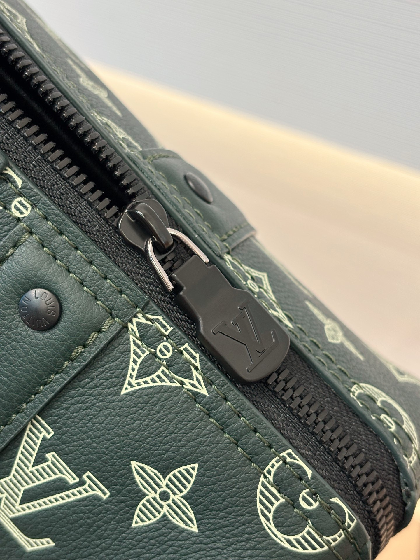 Louis Vuitton Basic Bag Cow Leather Green 15cm-m-l-s