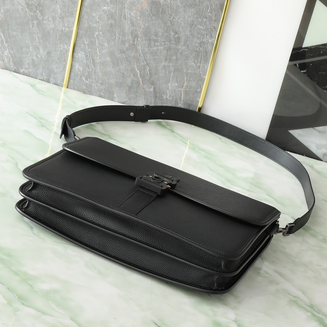 Dior Briefcase Cow Leather 29cm-m-l