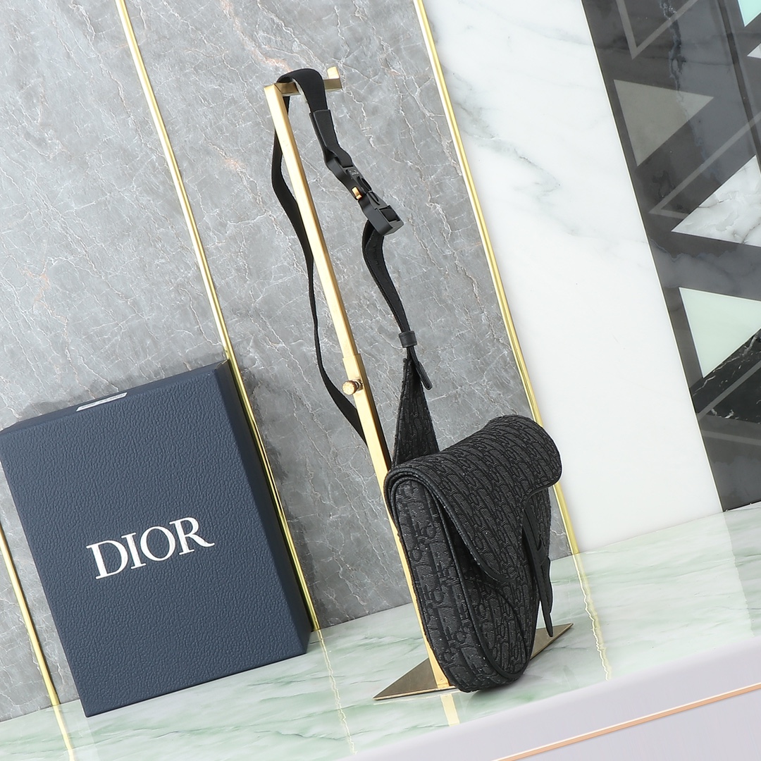 Dior Male Basic Bag Cow Leather Black L-s