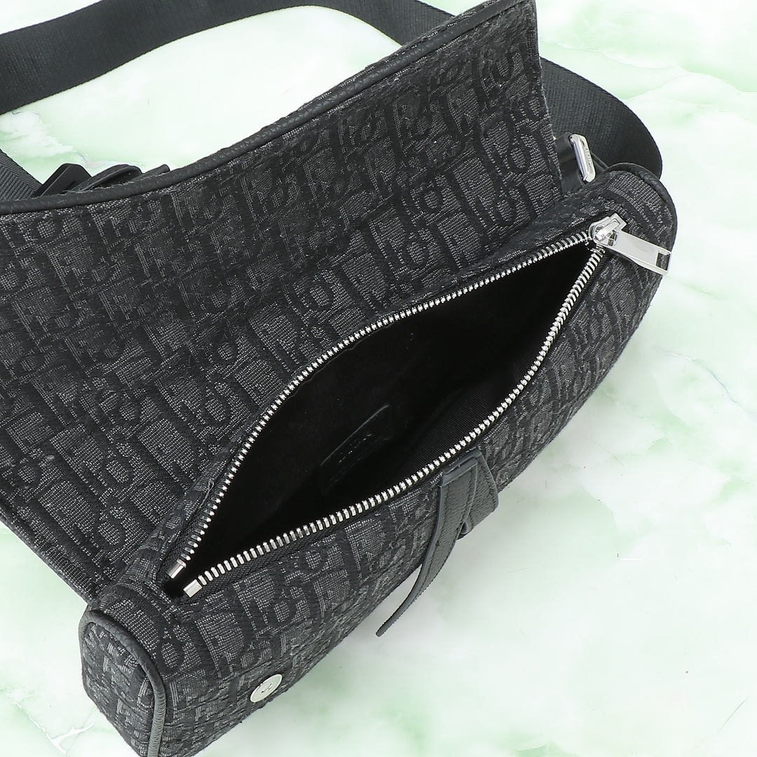 Dior Male Basic Bag Cow Leather Black L-s