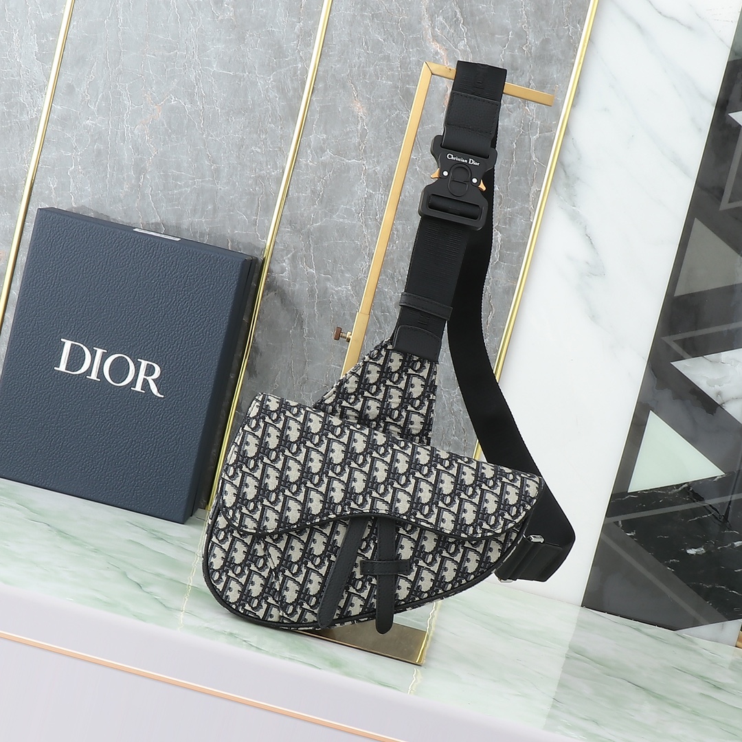 Dior Male Basic Bag Cow Leather Black L-s