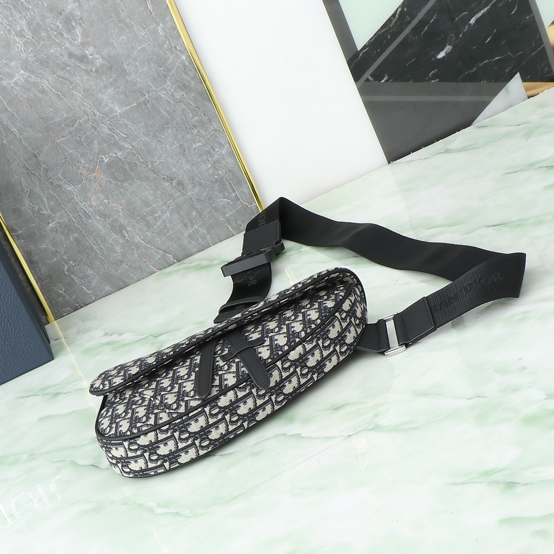 Dior Male Basic Bag Cow Leather Black L-s