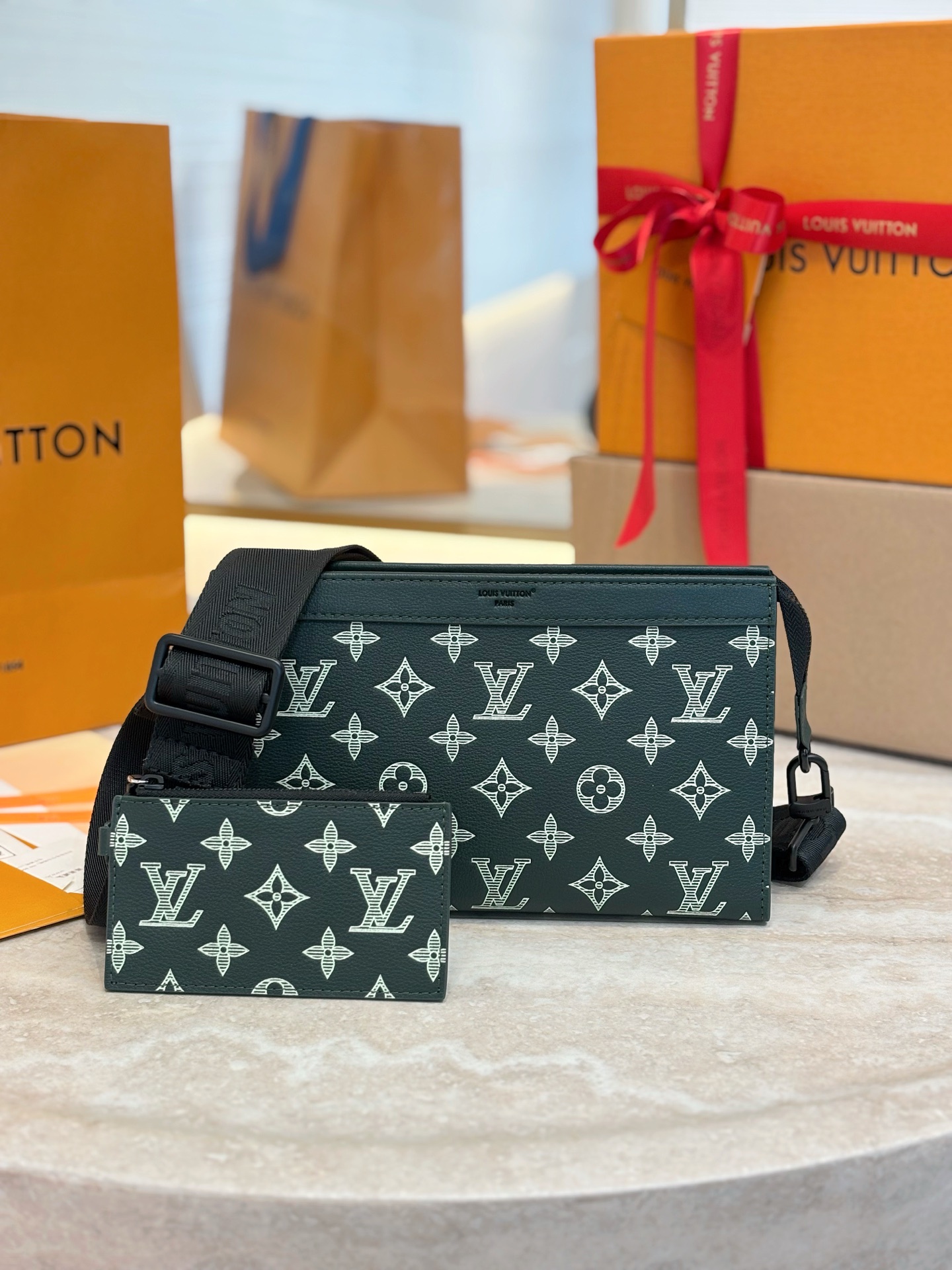 Louis Vuitton Basic Bag Cow Leather Green M-s