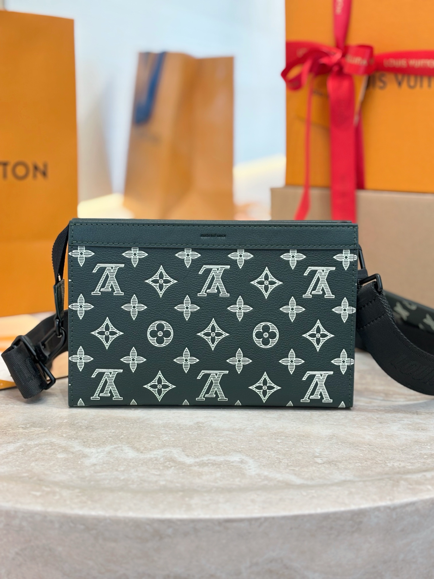 Louis Vuitton Basic Bag Cow Leather Green M-s