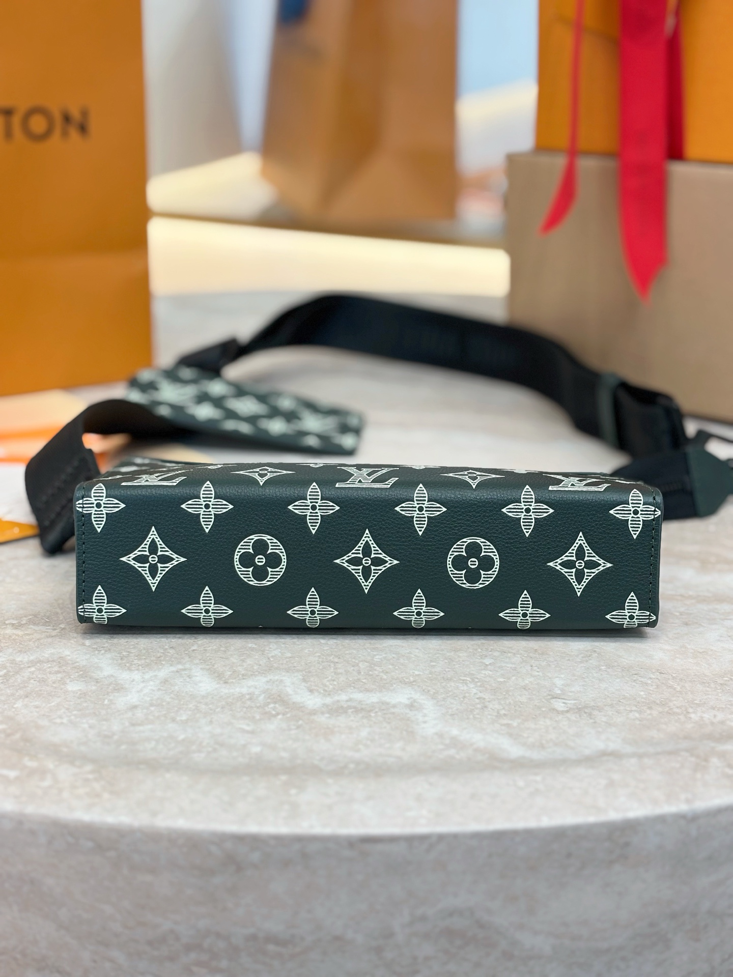 Louis Vuitton Basic Bag Cow Leather Green M-s