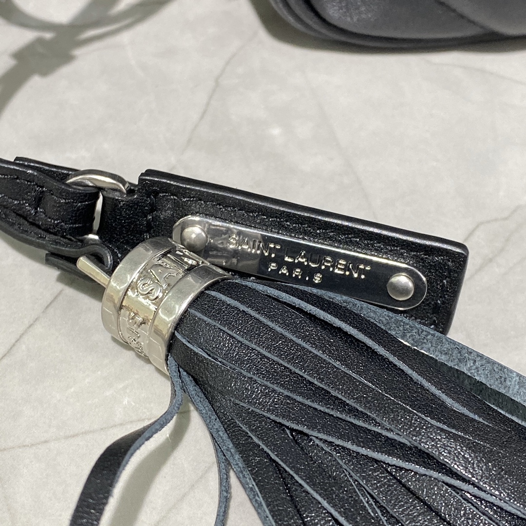 Louis Vuitton Basic Bag Cow Leather M-l