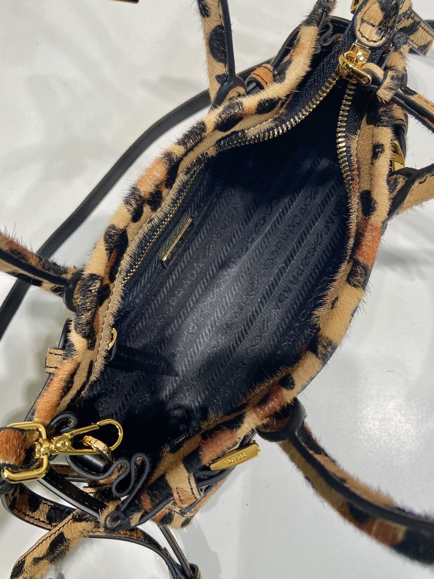 Prada Tote Bag M-l-s