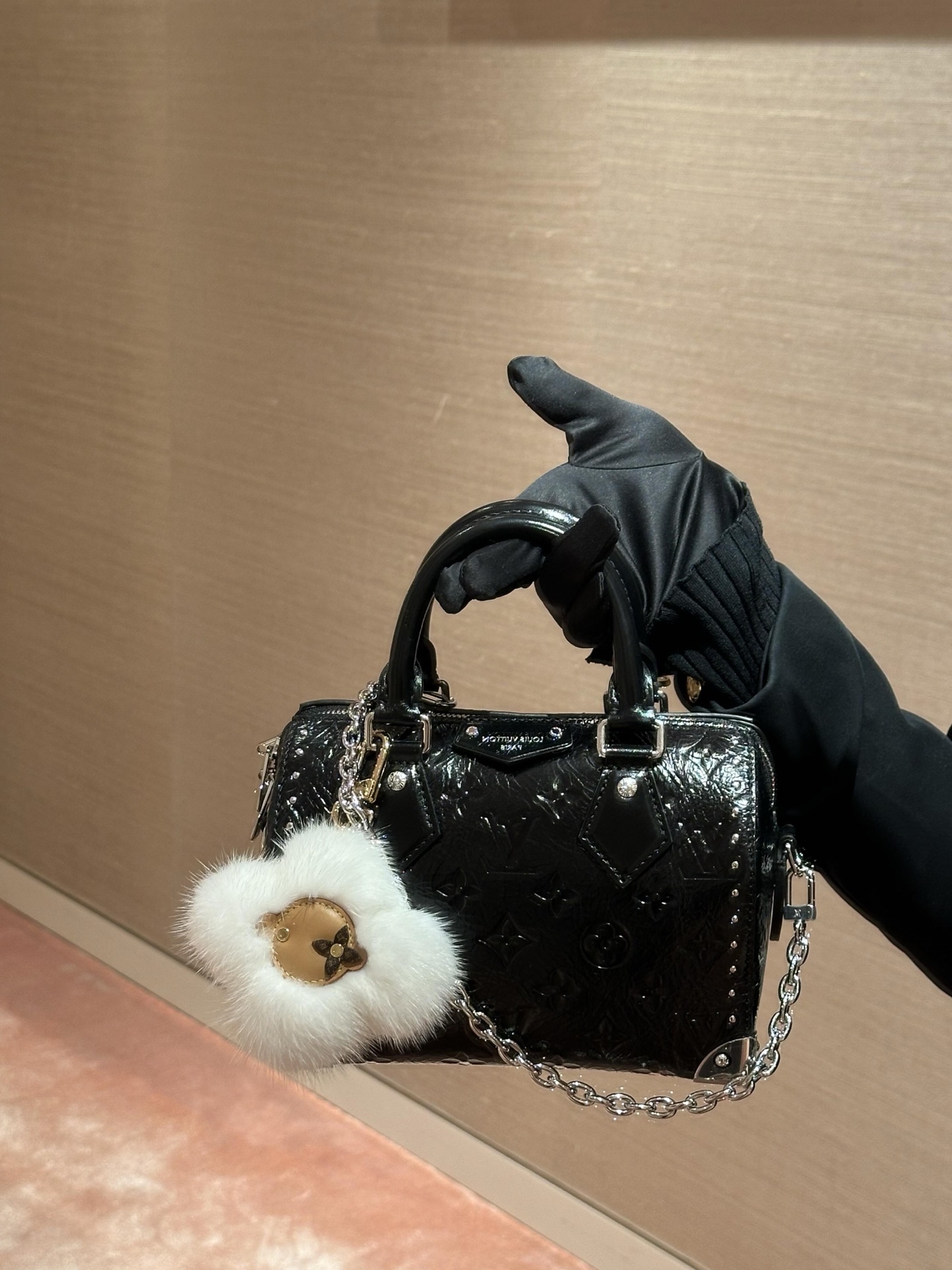 Louis Vuitton Basic Bag L-s