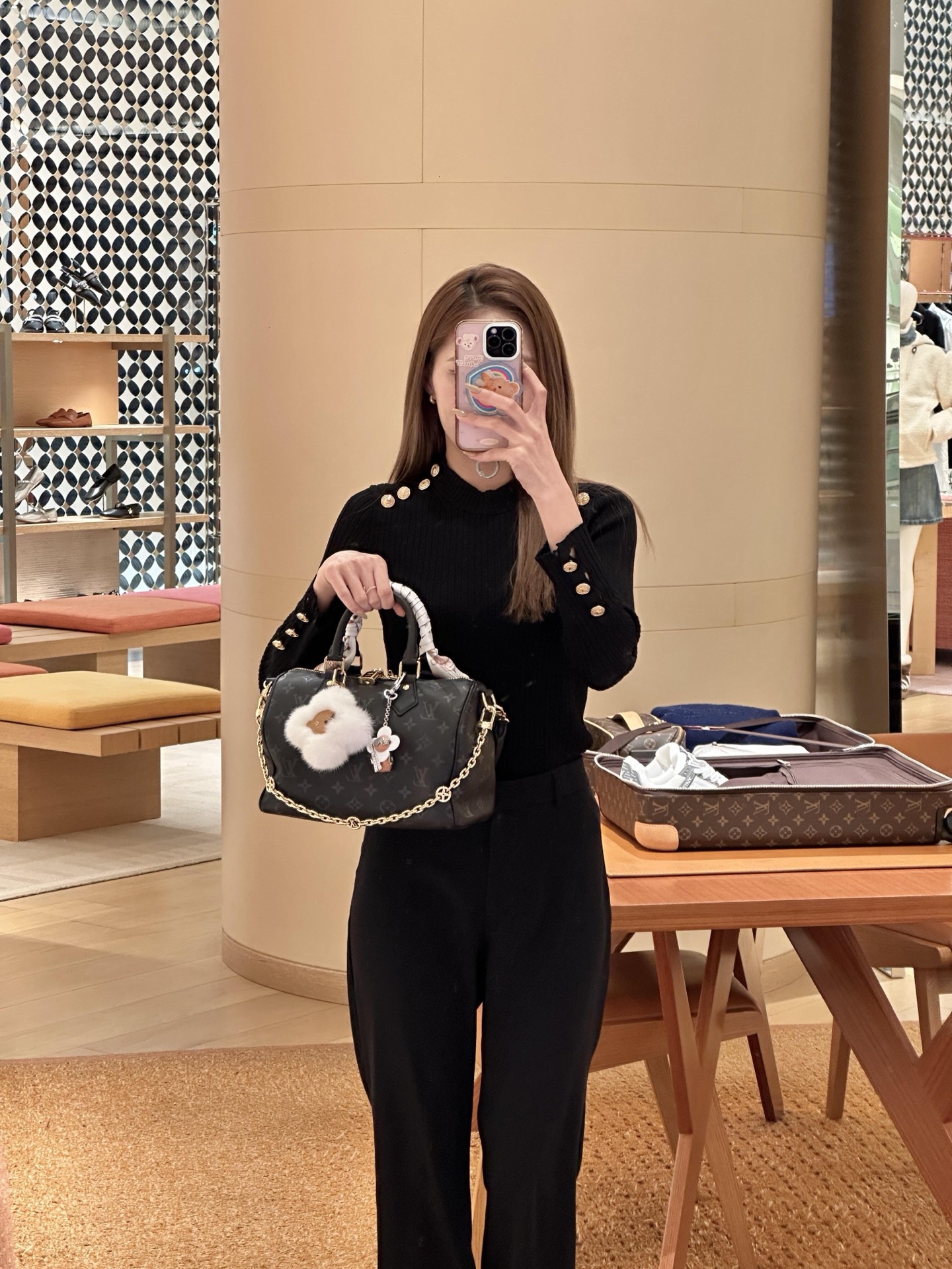 Louis Vuitton Basic Bag Black L-s