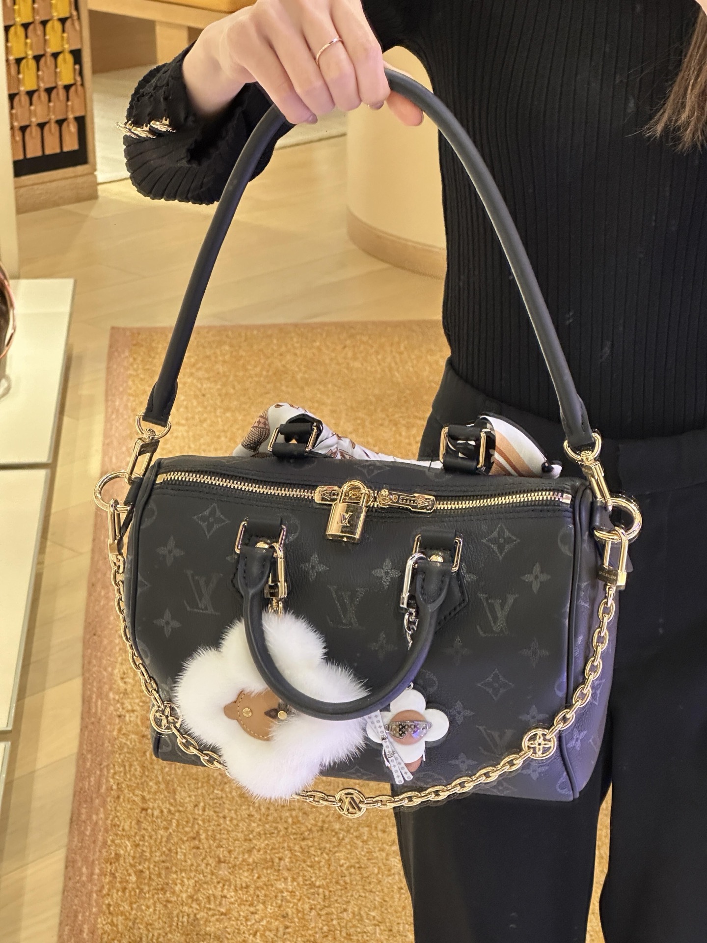 Louis Vuitton Basic Bag Black L-s