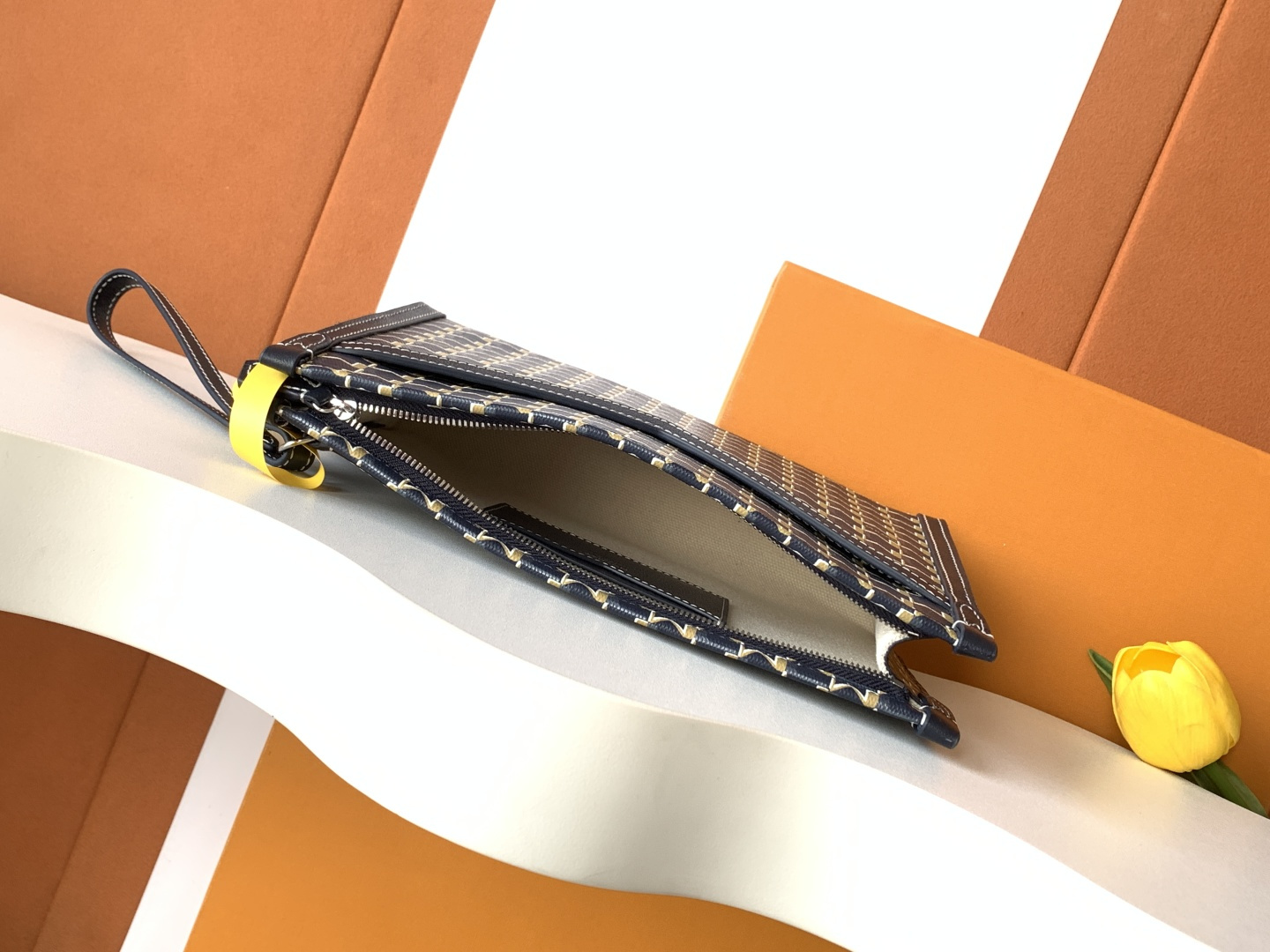 Louis Vuitton Basic Bag M-s