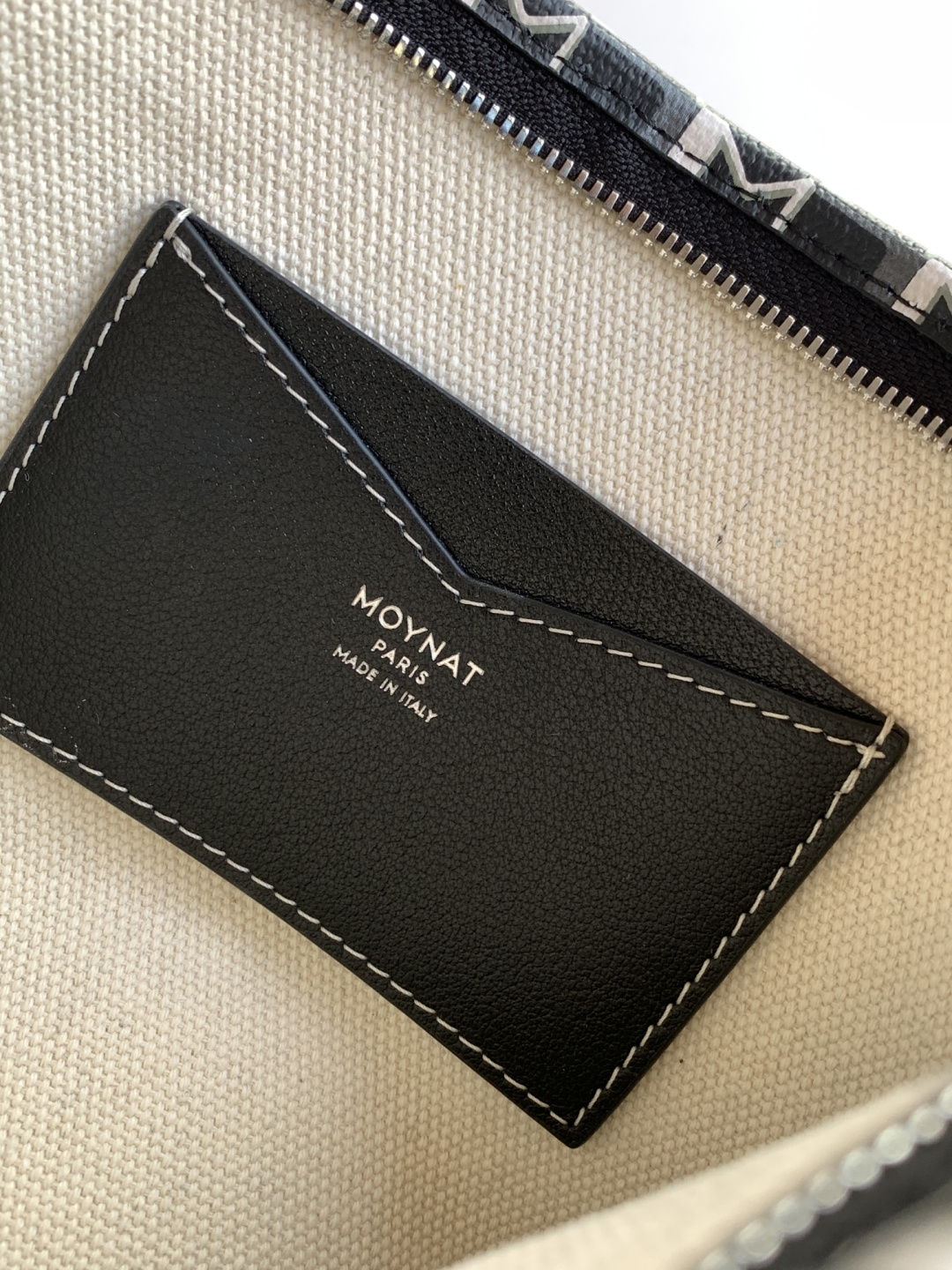 Louis Vuitton Basic Bag M-s