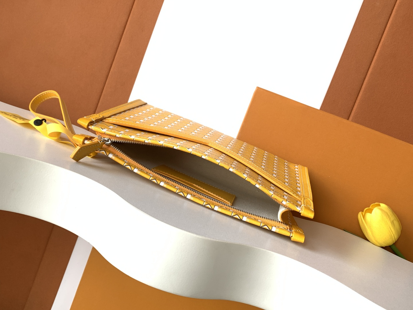 Louis Vuitton Basic Bag M-s