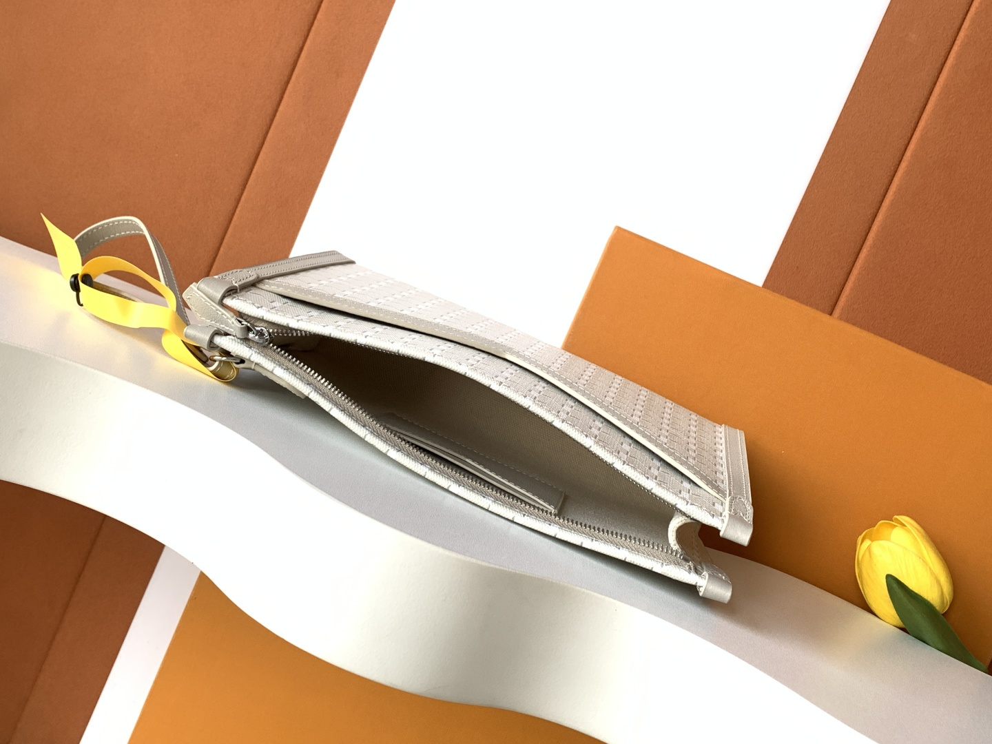 Louis Vuitton Basic Bag M-s