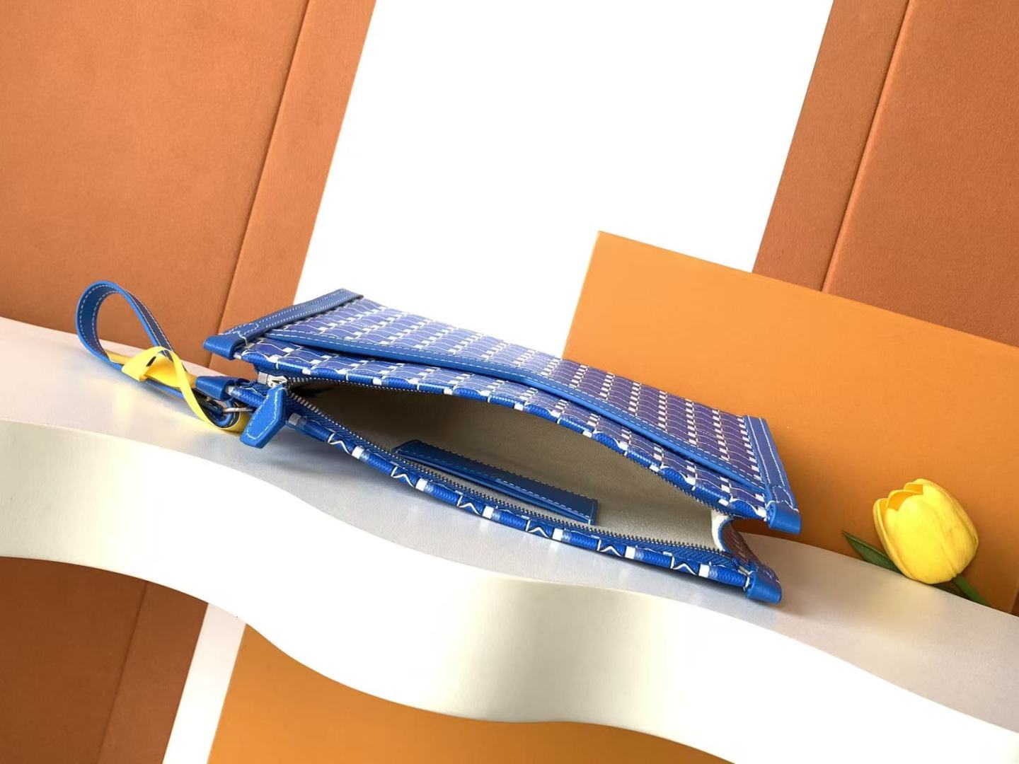 Louis Vuitton Basic Bag M-s