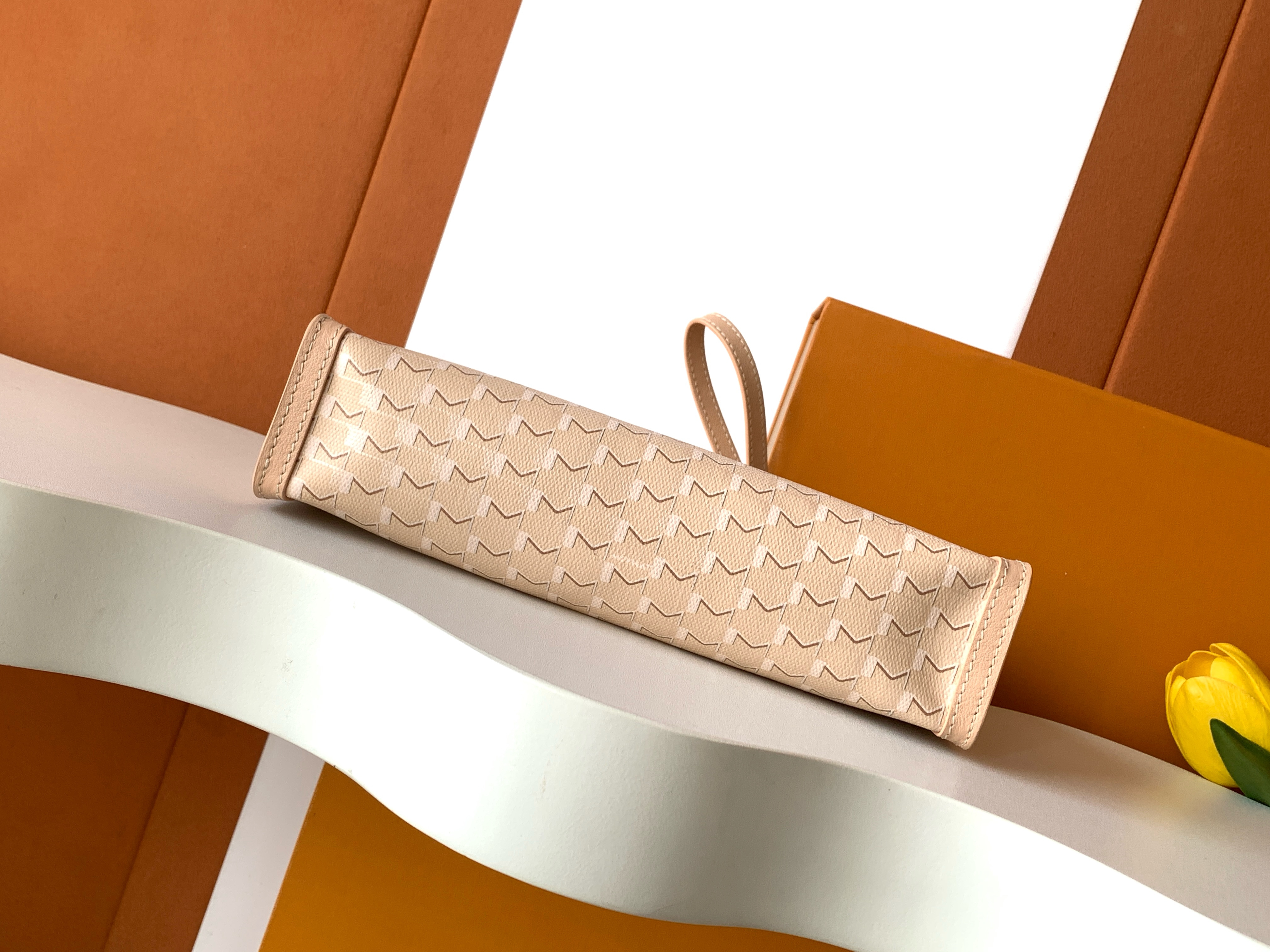 Louis Vuitton Basic Bag M-s