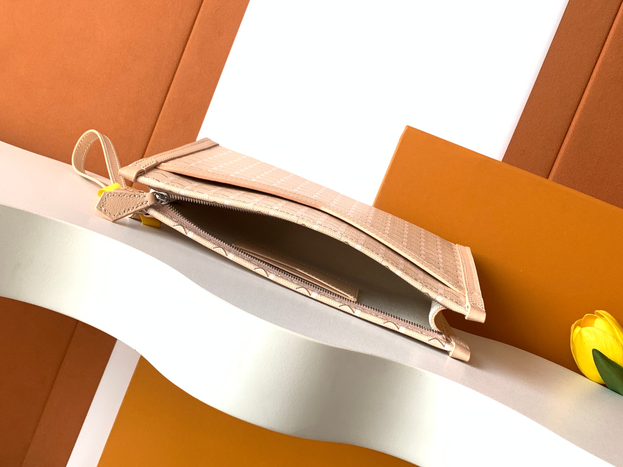 Louis Vuitton Basic Bag M-s