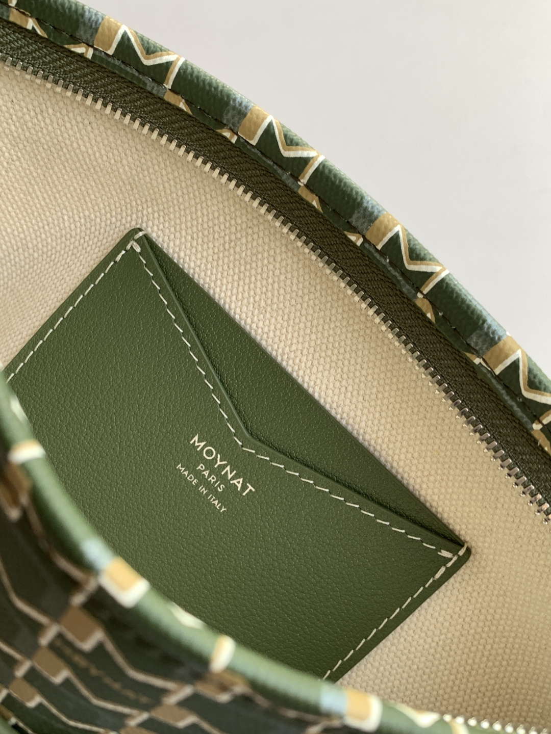 Louis Vuitton Basic Bag M-s