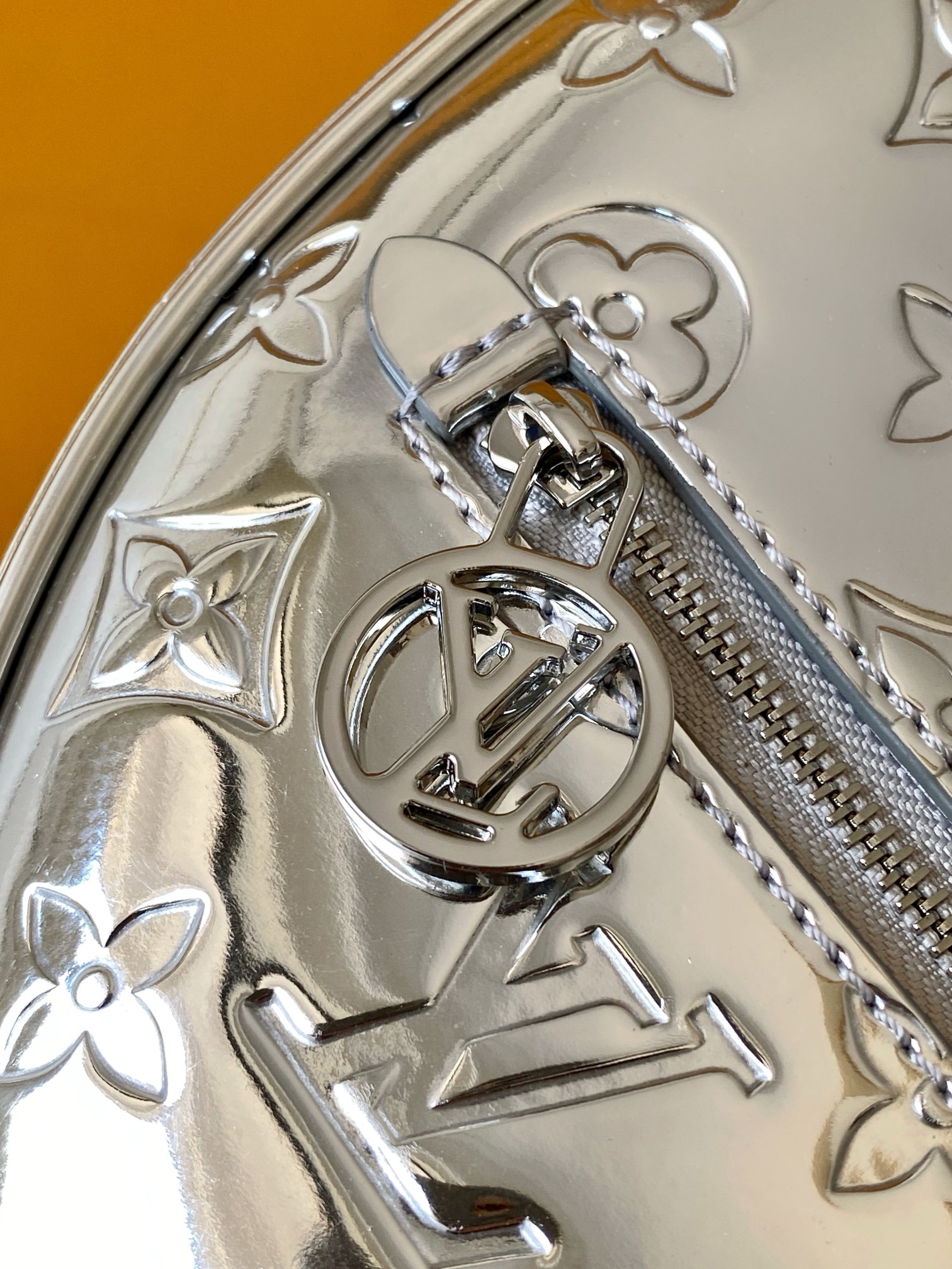 Louis Vuitton Basic Bag Canvas Silver M-l-s