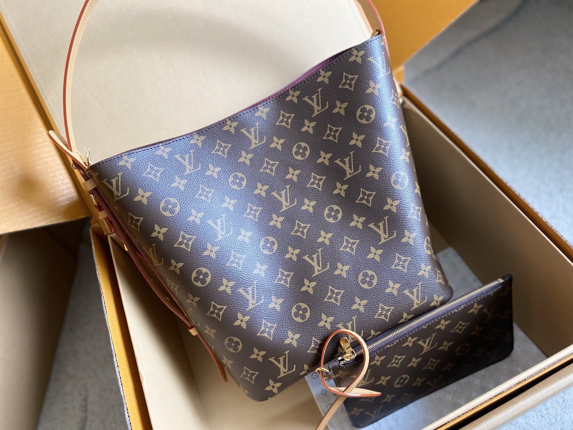 Louis Vuitton Bucket Bag Canvas M-l