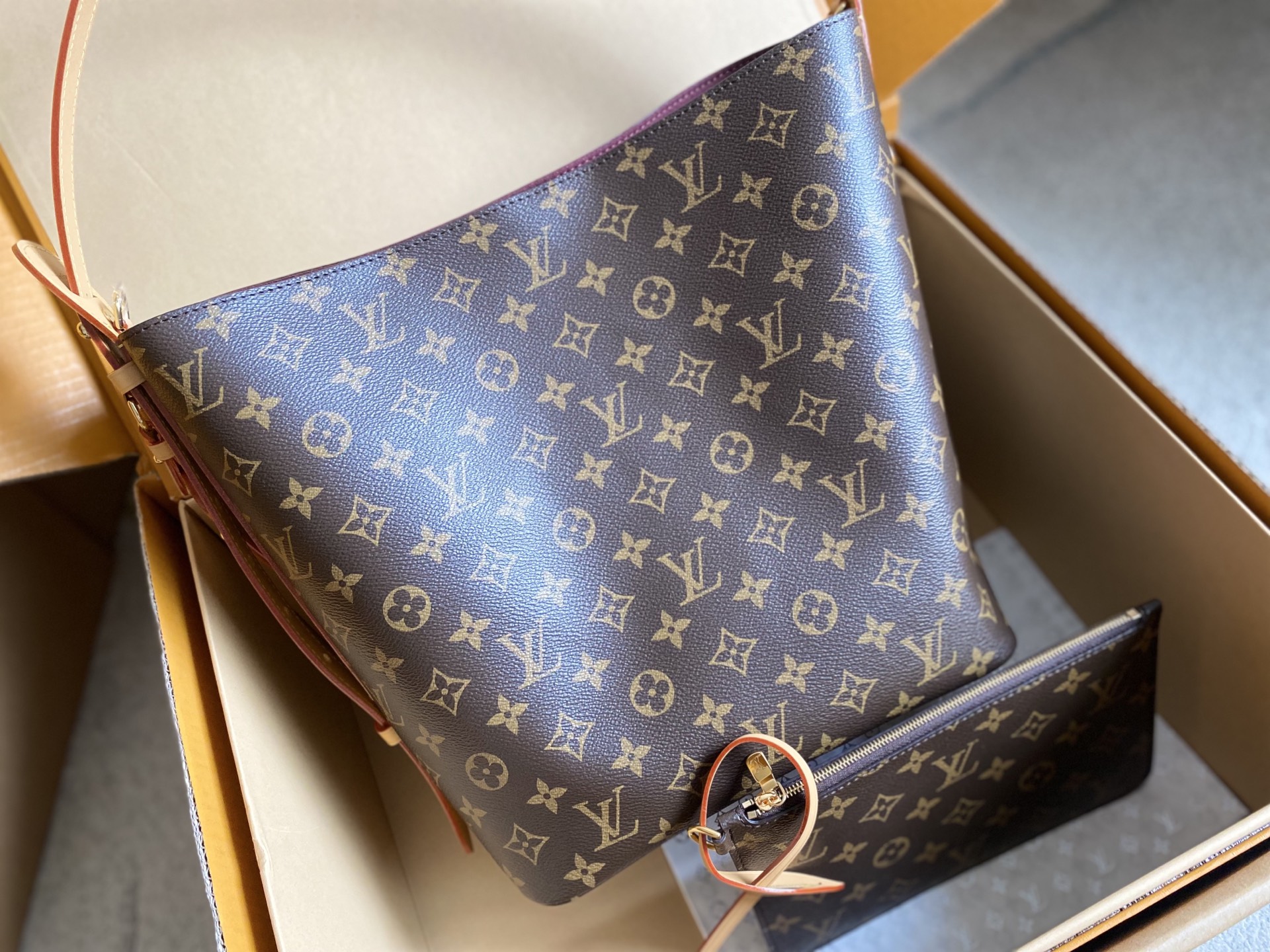 Louis Vuitton Bucket Bag Canvas M-l