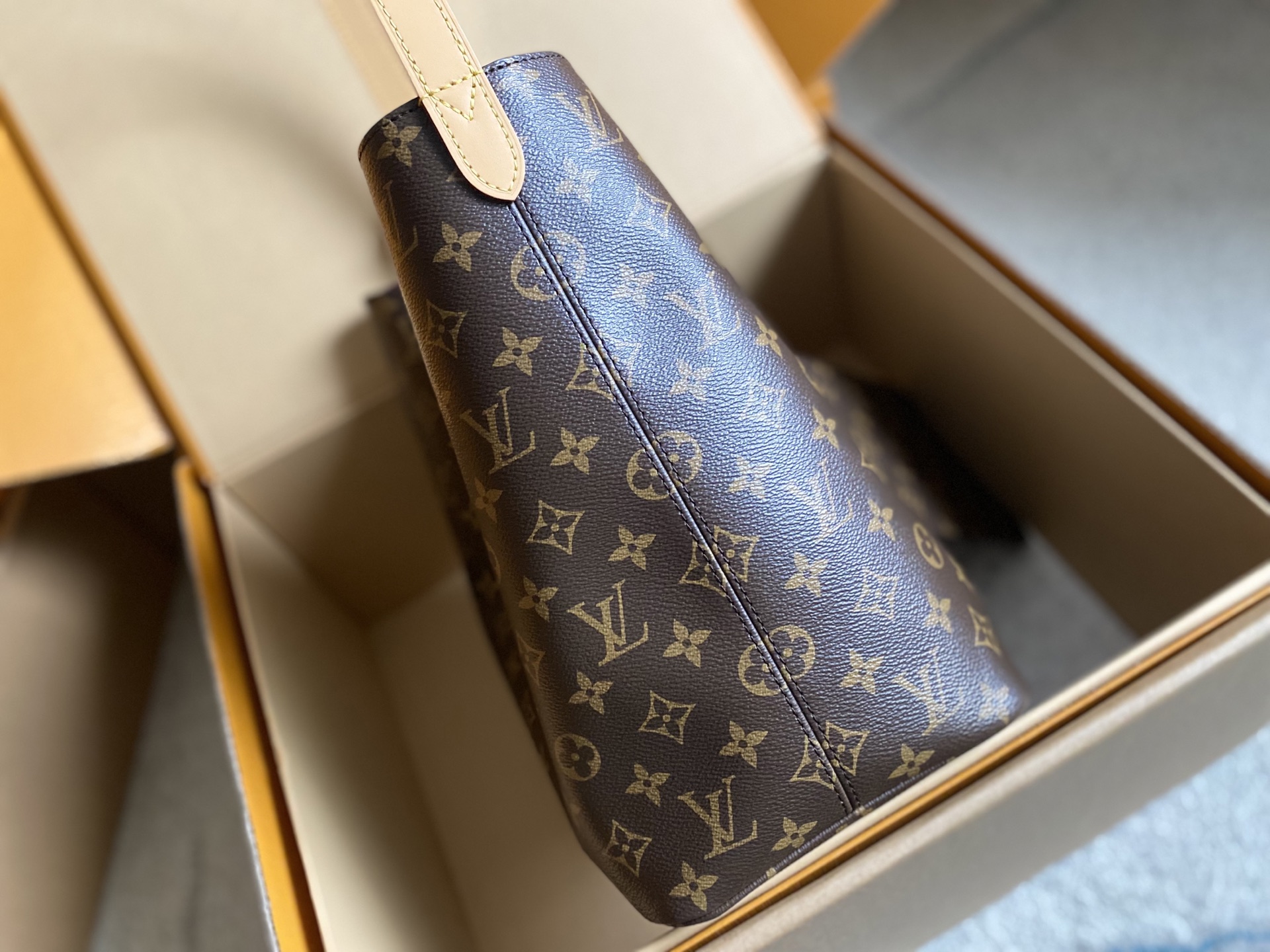 Louis Vuitton Bucket Bag Canvas M-l