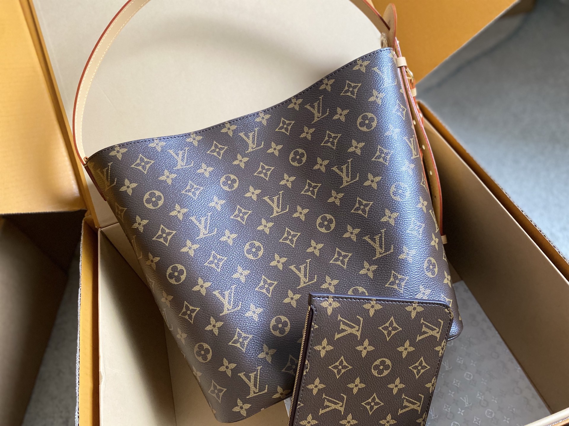 Louis Vuitton Bucket Bag Canvas M-l