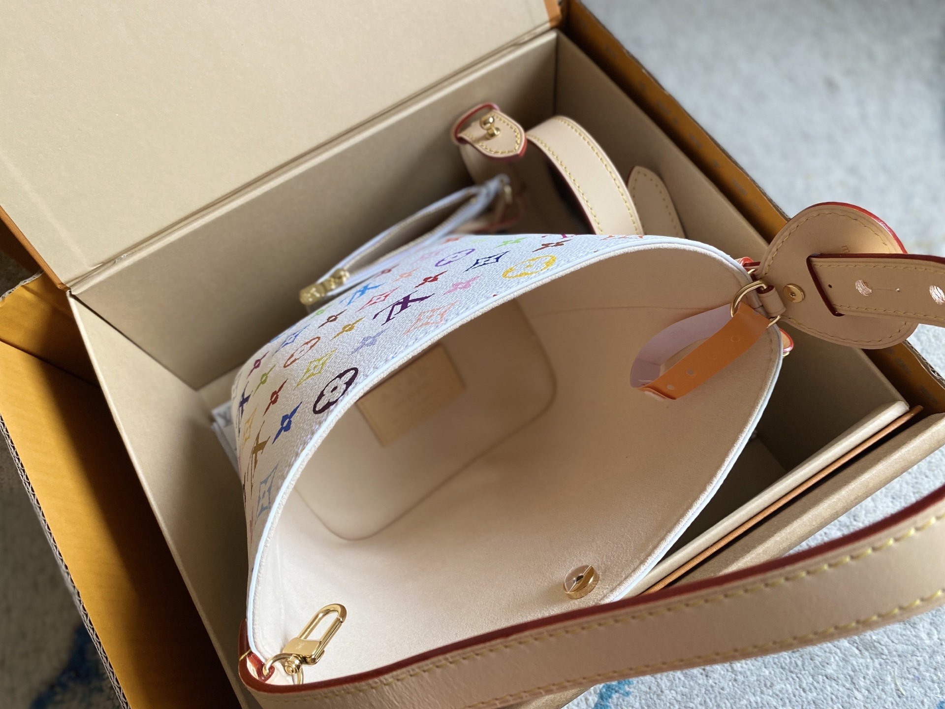 Louis Vuitton Basic Bag Canvas Foldable M-l