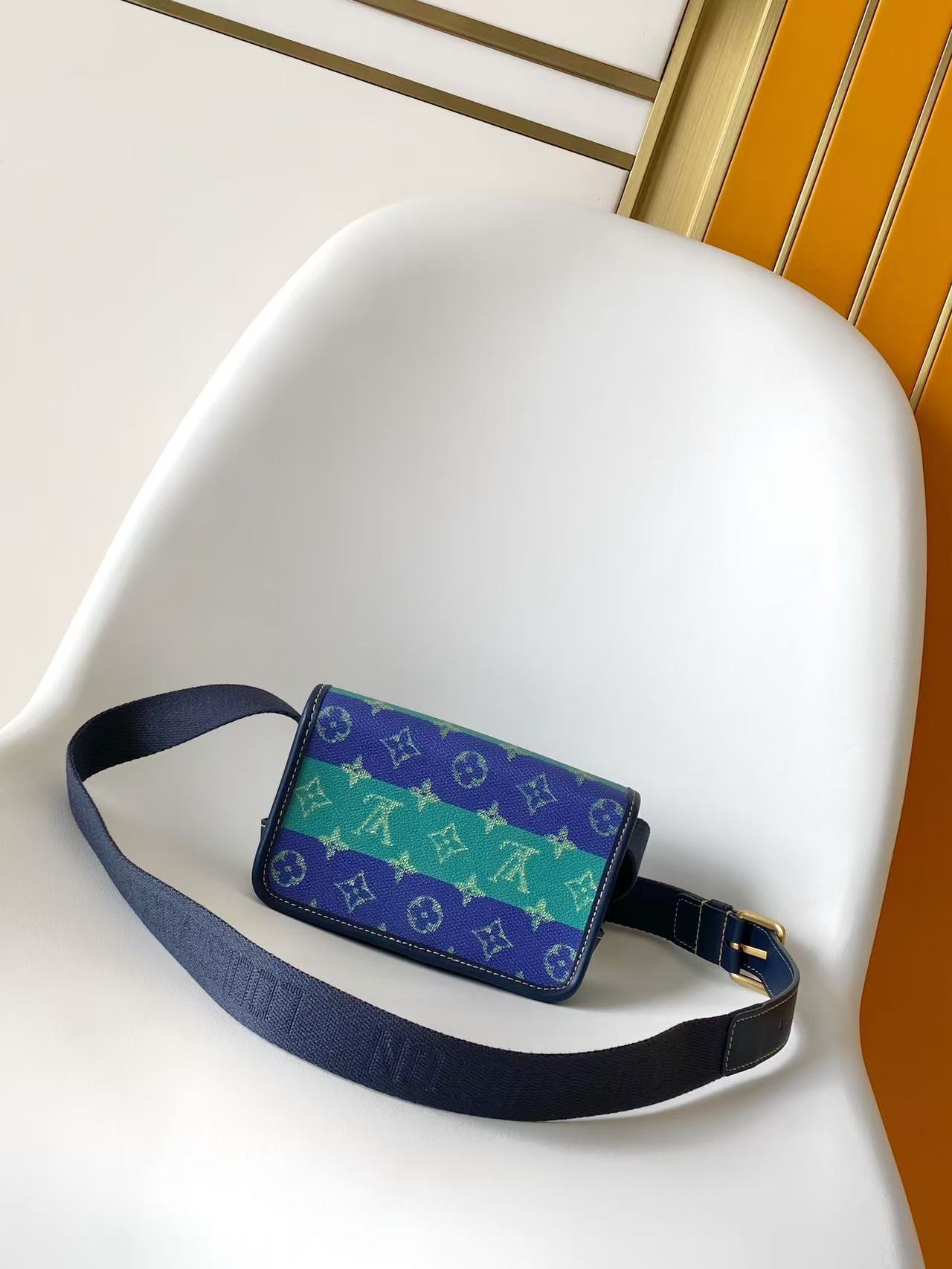 Louis Vuitton Basic Bag M-s