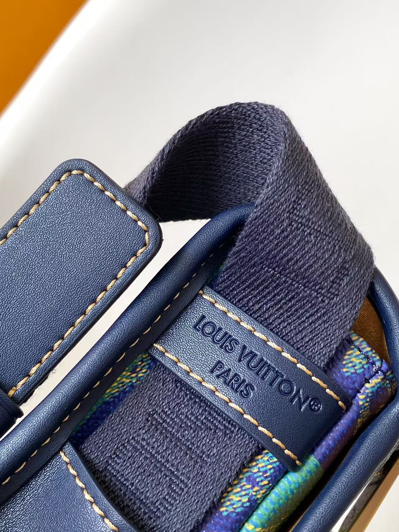 Louis Vuitton Basic Bag M-s