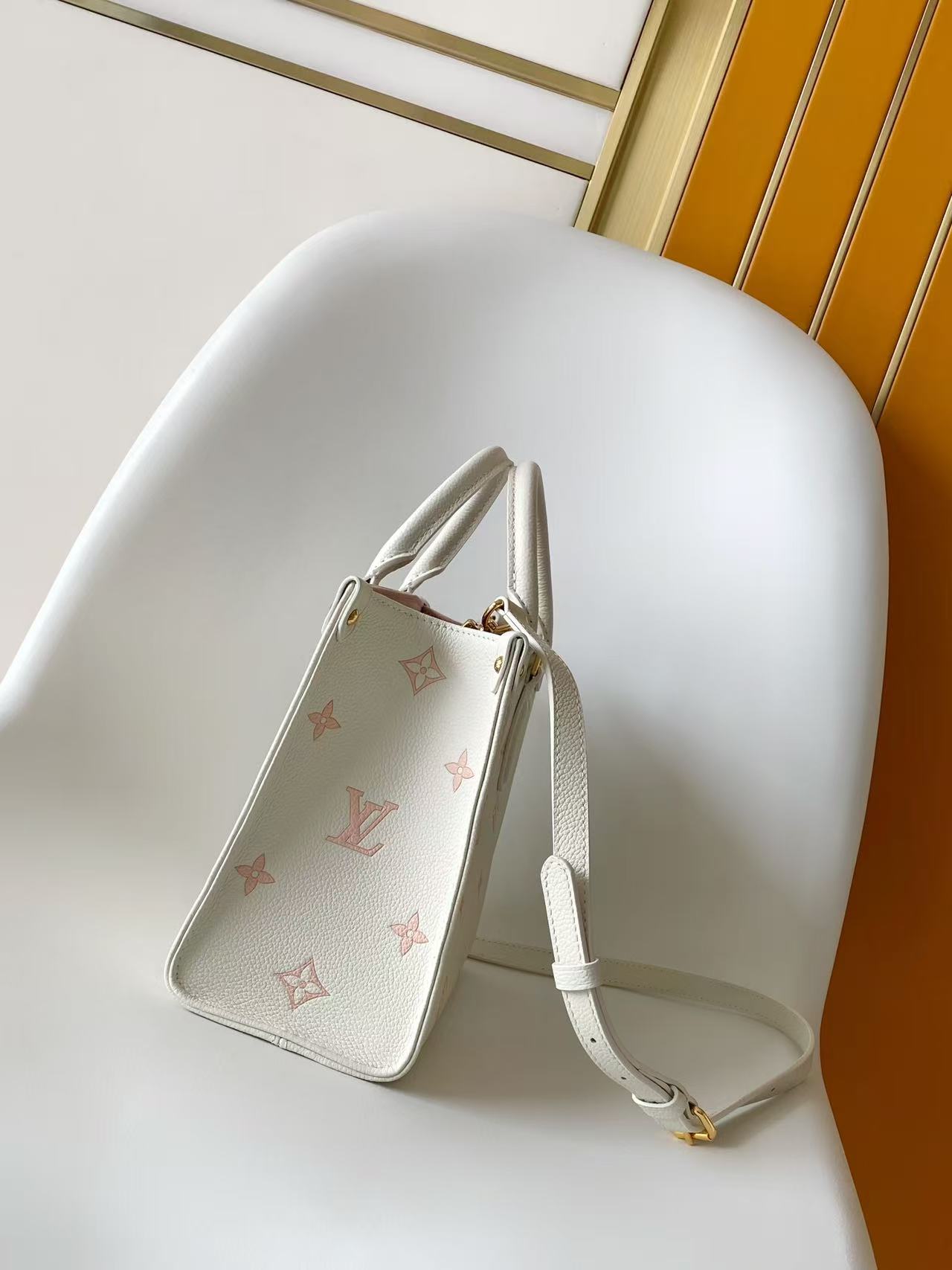 Louis Vuitton Basic Bag Pink M