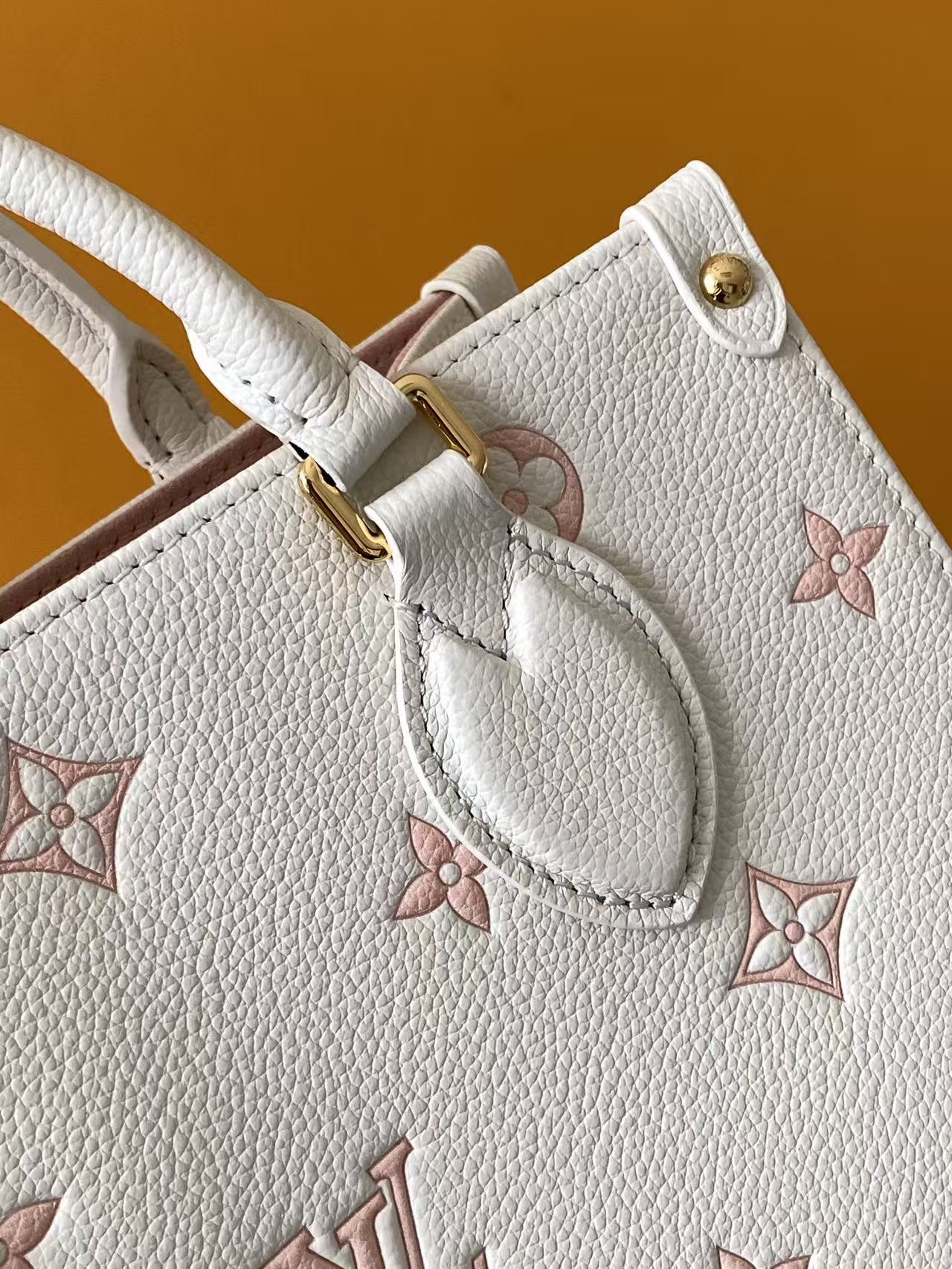 Louis Vuitton Basic Bag Pink M