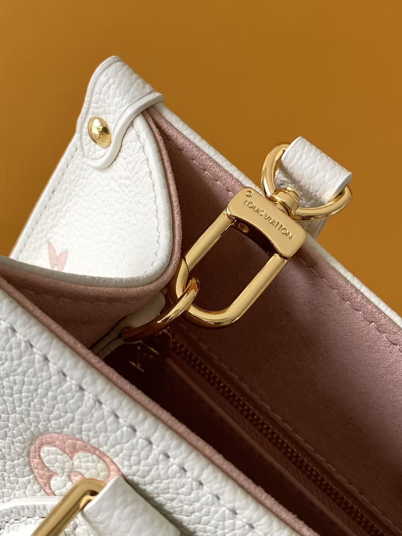 Louis Vuitton Basic Bag Pink M