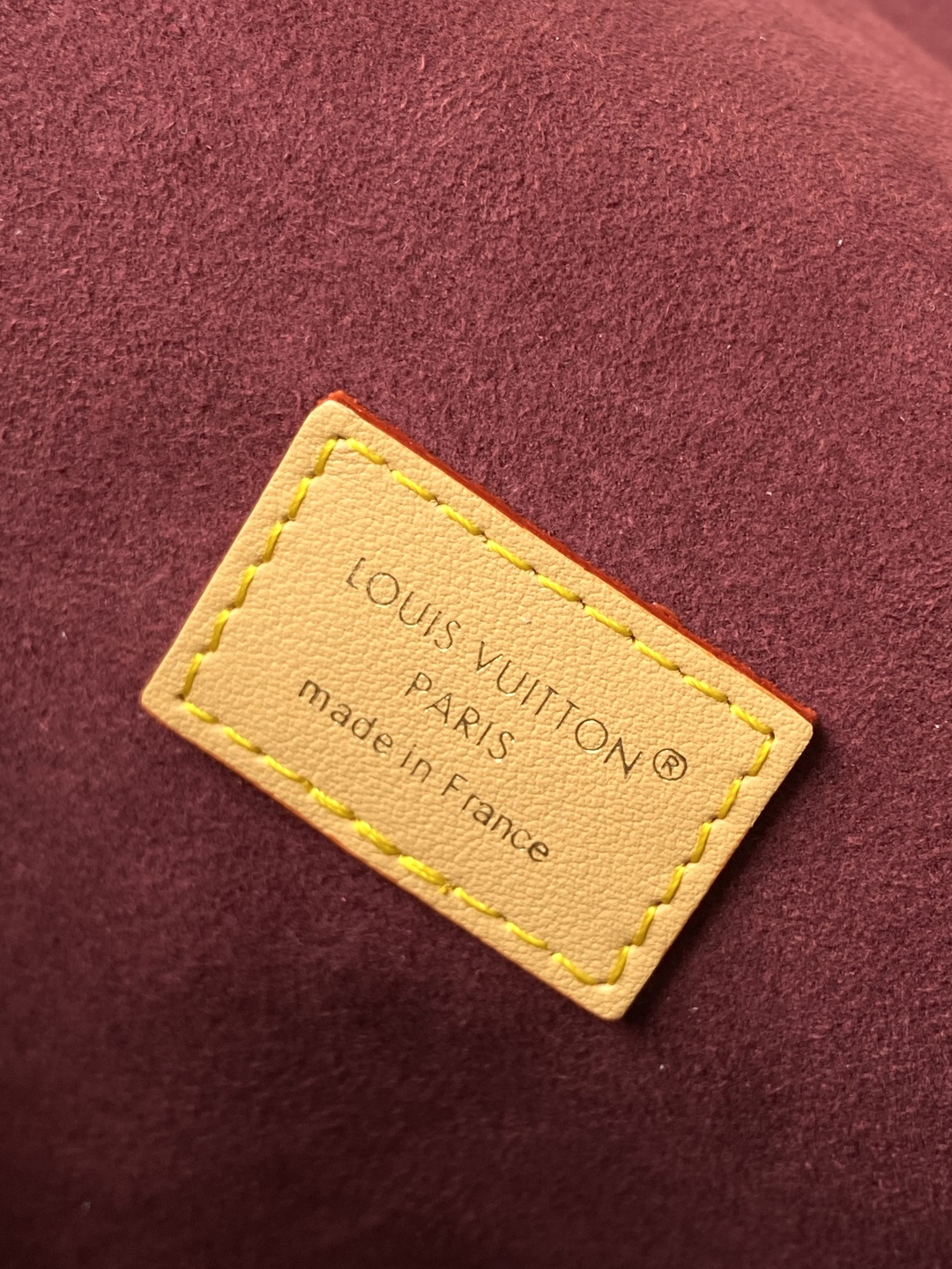 Louis Vuitton Basic Bag Canvas M