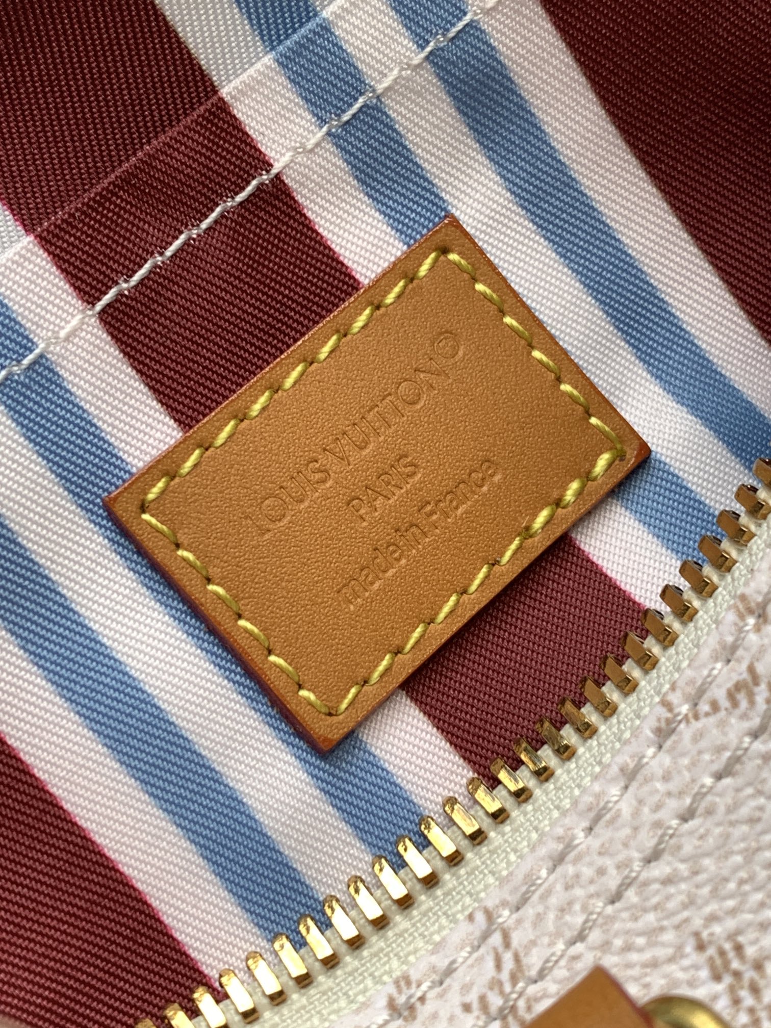 Louis Vuitton Basic Bag Cow Leather White 25cm-m-l