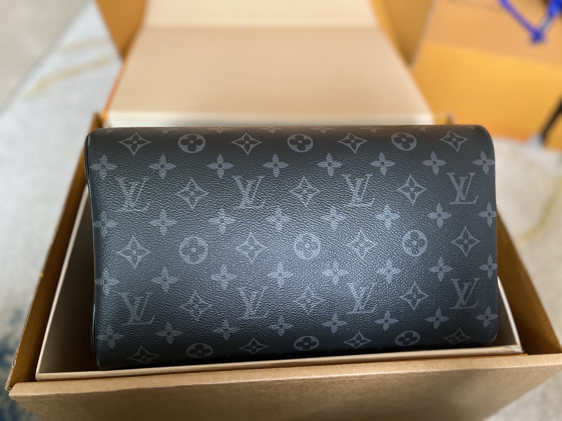 Louis Vuitton Basic Bag Canvas M-l-s