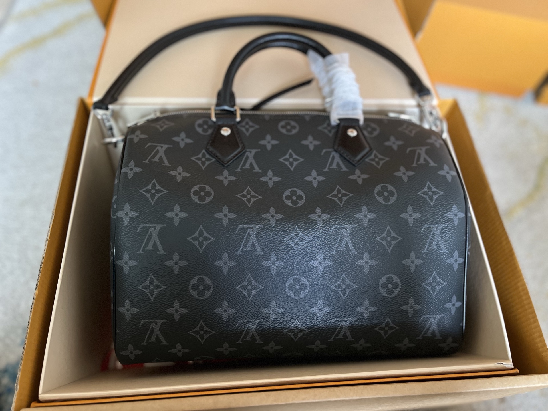 Louis Vuitton Basic Bag Canvas M-l-s