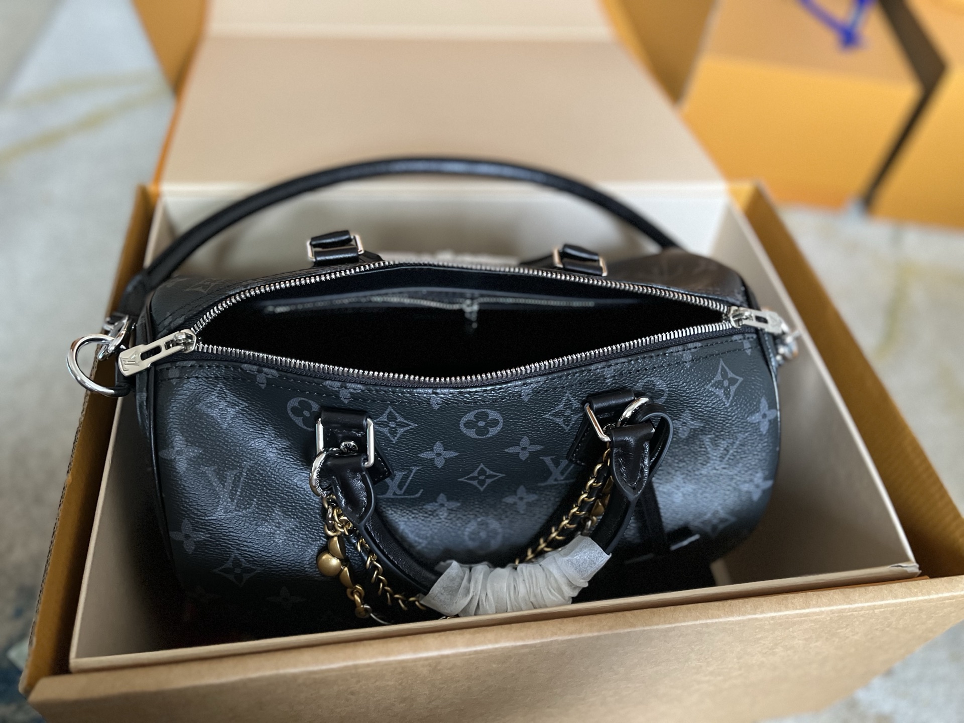 Louis Vuitton Basic Bag Canvas M-l-s